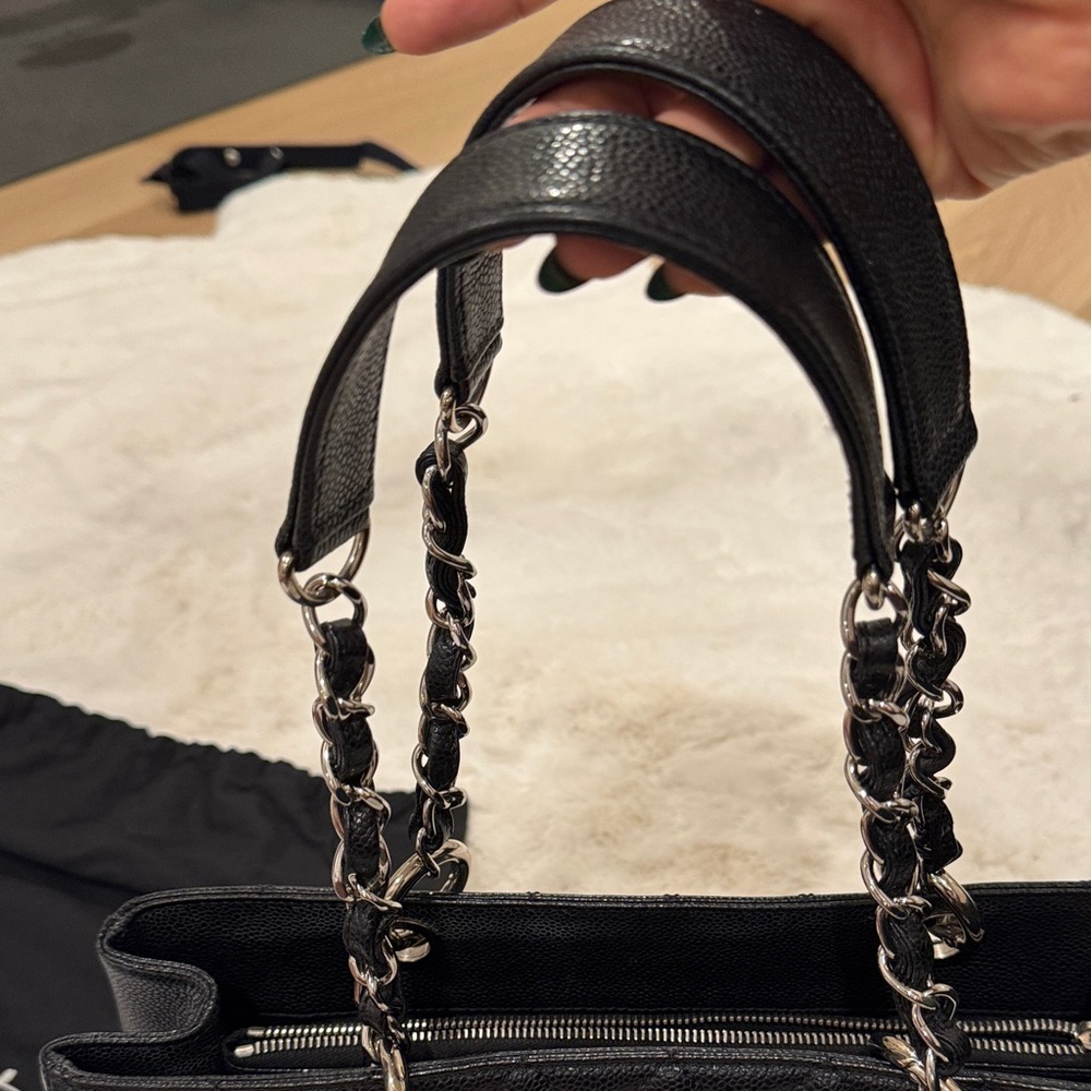 Chanel Black Quilted Leather shopperTote Bag - Picture 5 of 7